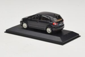 Volkswagen Golf Plus Mk5 Musta Minichamps 1:43 GOLF007 Metalli — kuva 3 / 5