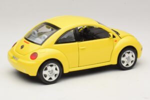 Volkswagen New Beetle A4 Keltainen Bburago 1:18 3302 Metalli — kuva 3 / 8