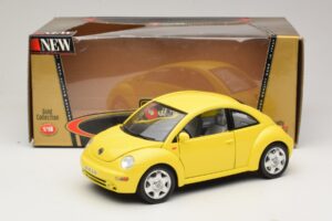 Volkswagen New Beetle A4 Keltainen Bburago 1:18 3302 Metalli — kuva 8 / 8