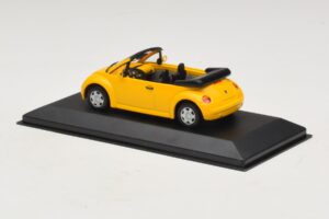 Volkswagen New Beetle Avoauto Keltainen Minichamps 1:43 BEETLE002 Metalli — kuva 3 / 5