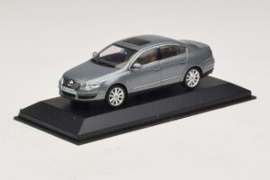 Volkswagen Passat B6 Harmaa Metallic Minichamps 1:43 PASSAT006 Metalli — kuva 2 / 5
