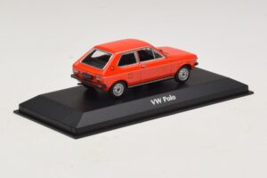 Volkswagen Polo Mk1 Punainen Maxichamps 1:43 940050500 Metalli — kuva 2 / 5