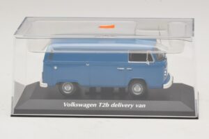 Volkswagen T2b Pakettiauto Sininen Maxichamps 1:43 940053061 Metalli — kuva 4 / 5