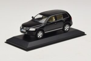 Volkswagen Touareg 7L Musta Minichamps 1:43 TOUAREG002 Metalli — kuva 2 / 5