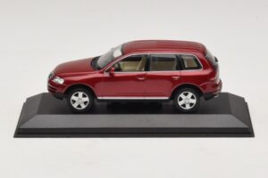 Volkswagen Touareg 7L Punainen Minichamps 1:43 Volkswagen Touareg 7L Punainen Minichamps 1:43 TOUAREG003 Metalli
