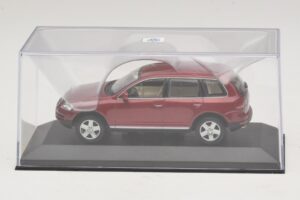 Volkswagen Touareg 7L Punainen Minichamps 1:43 TOUAREG003 Metalli — kuva 4 / 5
