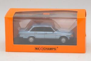 Volvo 240 GL Blue Metallic Maxichamps 1:43 940171400 Metalli — kuva 5 / 5