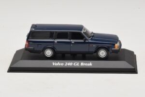 Volvo 240 GL Farmari Tummansininen Maxichamps 1:43 940171412 Metalli