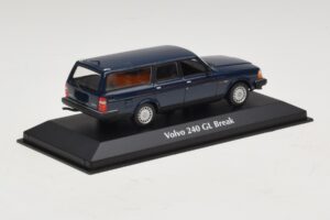 Volvo 240 GL Farmari Tummansininen Maxichamps 1:43 940171412 Metalli — kuva 2 / 5