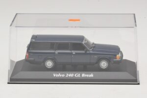 Volvo 240 GL Farmari Tummansininen Maxichamps 1:43 940171412 Metalli — kuva 4 / 5