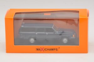 Volvo 240 GL Farmari Tummansininen Maxichamps 1:43 940171412 Metalli — kuva 5 / 5