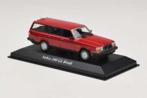 Volvo 240 GL Farmari Punainen Maxichamps 1:43 940171410 Metalli — kuva 3 / 5