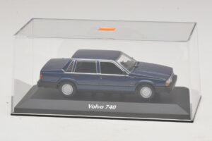 Volvo 740 Dark Blue Metallic Maxichamps 1:43 940171701 Metalli — kuva 4 / 5
