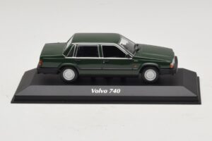 Volvo 740 Tummanvihreä Maxichamps 1:43 940171700 Metalli