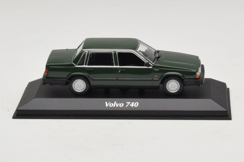 Volvo 740 Tummanvihreä Maxichamps 1:43 940171700 Metalli