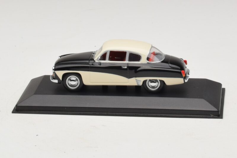 Wartburg A311 Tummansininen Valkoinen Minichamps 1:43 WARBURG001 Metalli